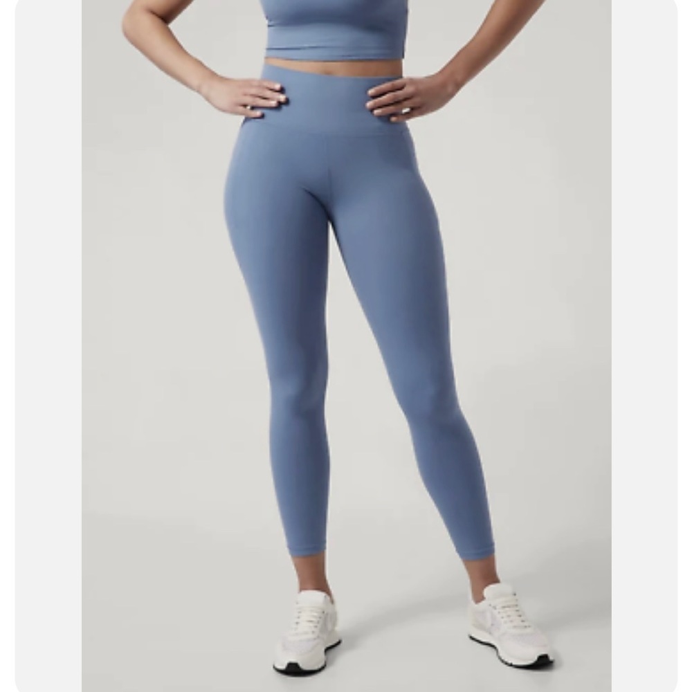 Athleta Salutation Stash Pocket II 7/8 Tight Cottage Blue